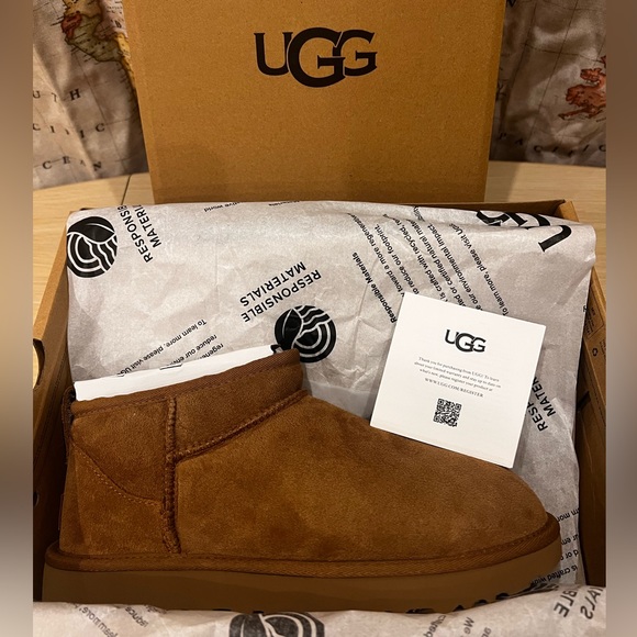 SOLD Ultra Mini UGG - Picture 7 of 8